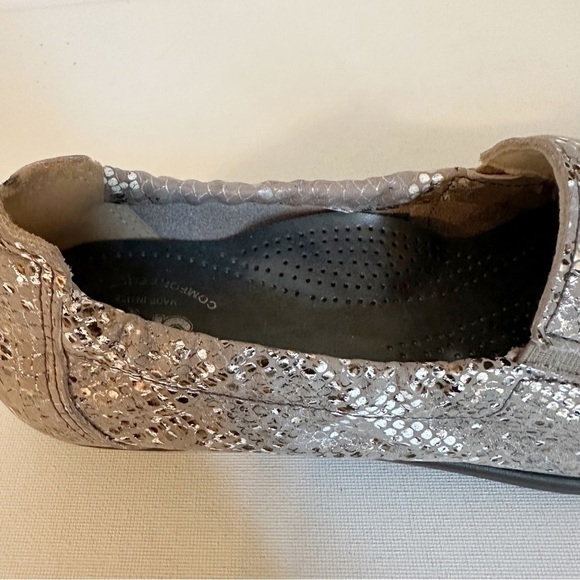 SAS Metallic Snakeskin Hope Loafers with Tassels - Size 7.5 - Picture 3 of 15